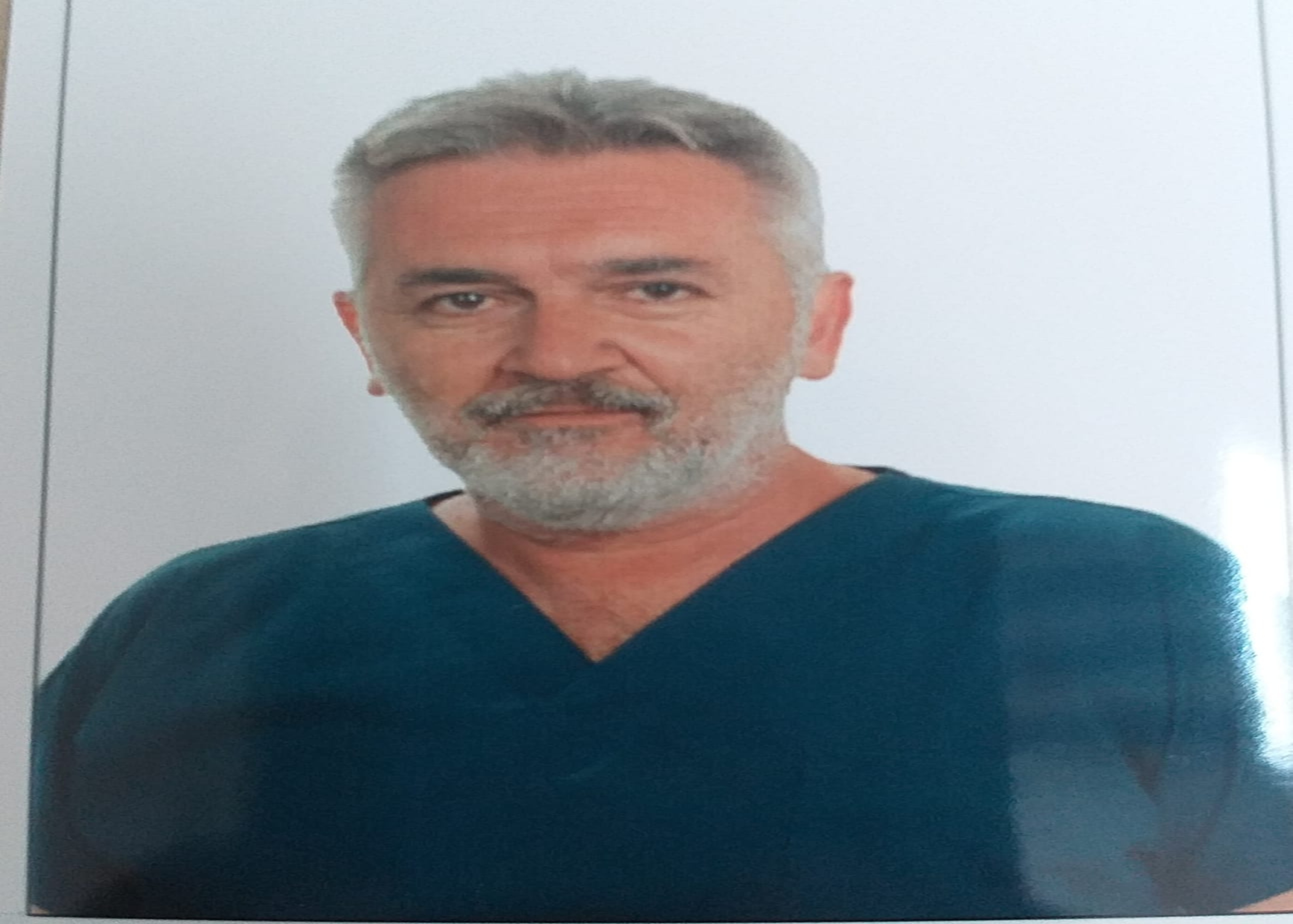 Dr. Tuna Özkara 